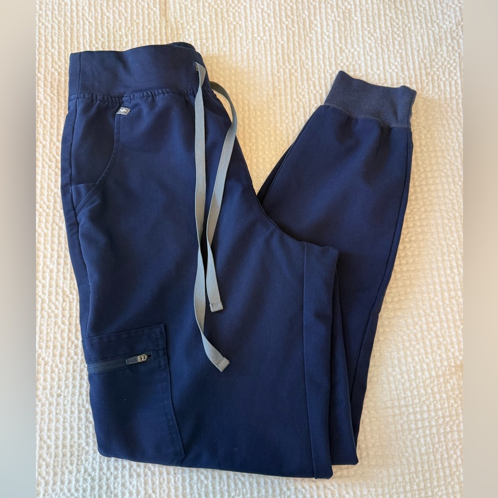 Figs women’s jogger scrub pants